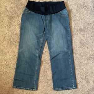 Woman’s maternity Capri jean pant